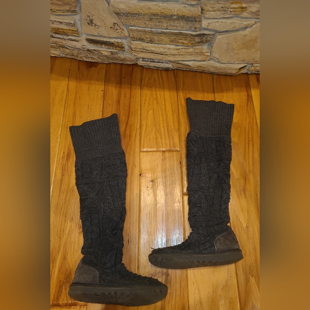 UGG Over-the-Knee Twisted Cable Knit Sweater Foldover Sock Dark Gray Boots 9 - Picture 2 of 10